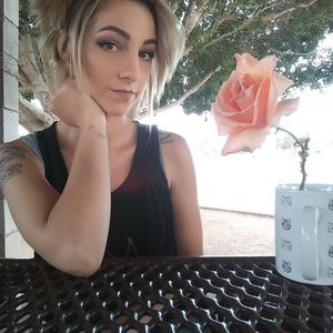 Meet your Posher, Cater